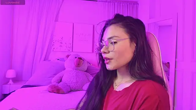 daenerysbm online show from March 24, 7:08 pm