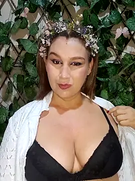 Snapshot of Maddy_Hot chatting on April 20, 9:12 am Maddy Hot online show from April 20, 9:12 am