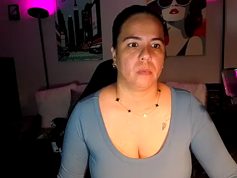 HannaJonns online show from May 28, 4:43 am