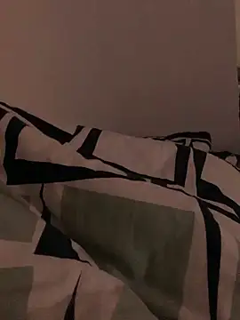 Snapshot of euerpaar292 chatting on March 25, 8:09 am euerpaar292 online show from March 25, 8:09 am