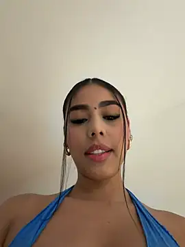 Rossie Blooms online show from June 20, 8:33 pm