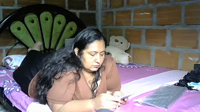 Snapshot of tistmature-69 chatting on June 19, 1:48 pm tistmature-69 online show from June 19, 1:48 pm