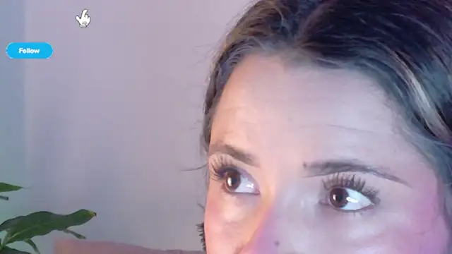 KylieVennet online show from April 29, 4:05 am