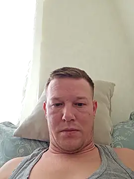 Snapshot of Garfieldd12 chatting on March 21, 4:39 am Garfieldd12 online show from March 21, 4:39 am