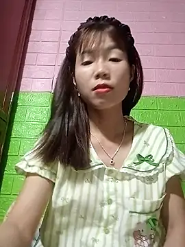 Snapshot of AmyLinee01 chatting on June 3, 3:39 pm AmyLinee01 online show from June 3, 3:39 pm