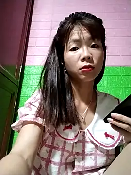 Snapshot of AmyLinee01 chatting on June 7, 9:40 pm AmyLinee01 online show from June 7, 9:40 pm