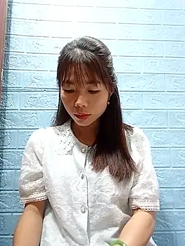 AmyLinee01 online show from August 2, 11:41 am