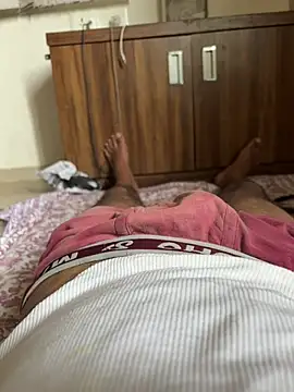 Snapshot of desihot-couple chatting on July 11, 10:29 am desihot-couple online show from July 11, 10:29 am