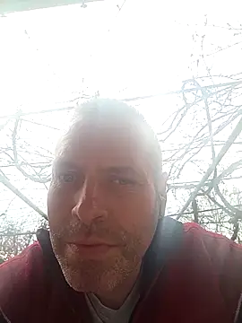 Snapshot of clauMM86 chatting on April 15, 12:01 pm clauMM86 online show from April 15, 12:01 pm