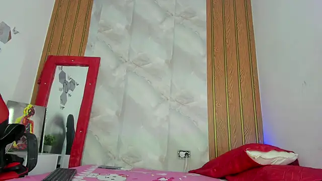 Snapshot of pahula_M chatting on May 11, 2:45 pm pahula M online show from May 11, 2:45 pm