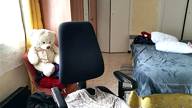 Snapshot of Chrismaturefrench chatting on April 19, 3:33 pm Chrismaturefrench online show from April 19, 3:33 pm