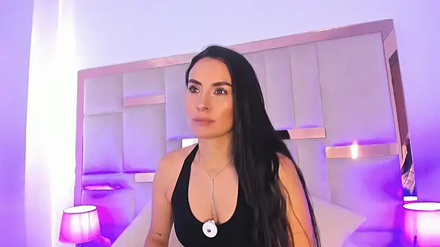 velvetlunaa  online show from May 26, 1:18 pm