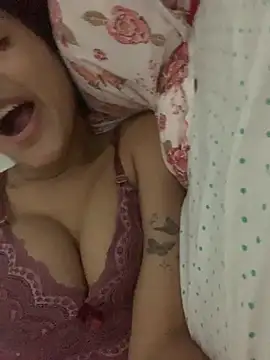 Snapshot of maduu789 chatting on May 29, 8:07 pm maduu789 online show from May 29, 8:07 pm