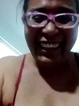 Snapshot of sexymomsn chatting on May 29, 11:36 pm sexymomsn online show from May 29, 11:36 pm
