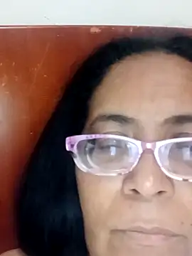 Snapshot of sexymomsn chatting on June 8, 3:40 am sexymomsn online show from June 8, 3:40 am