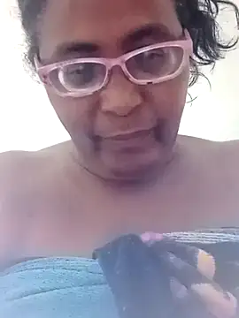 sexymomsn online show from August 5, 7:38 pm