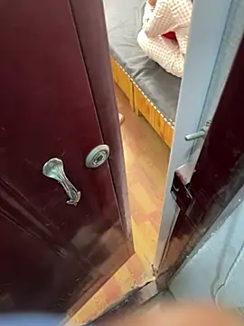 midnight-001 online show from April 5, 4:48 pm