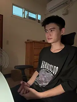 CalvinHY online show from June 24, 4:33 am