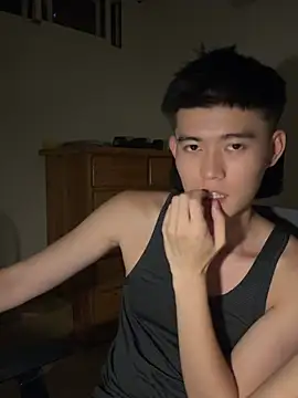CalvinHY online show from June 29, 8:42 pm