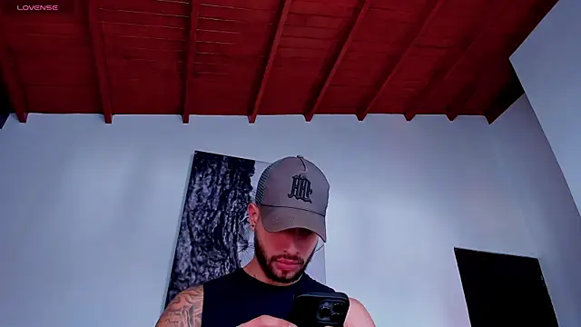Snapshot of Santos_ramirez1 chatting on March 31, 2:28 pm Santos ramirez1 online show from March 31, 2:28 pm