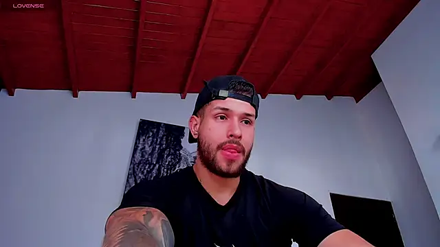 Snapshot of Santos_ramirez1 chatting on April 3, 2:37 pm Santos ramirez1 online show from April 3, 2:37 pm