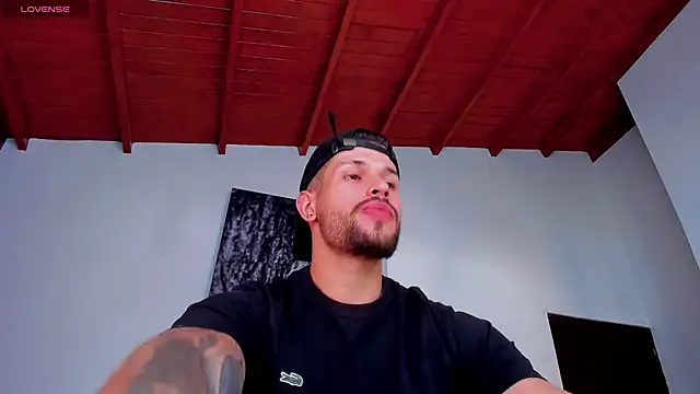 Snapshot of Santos_ramirez1 chatting on April 12, 2:44 pm Santos ramirez1 online show from April 12, 2:44 pm