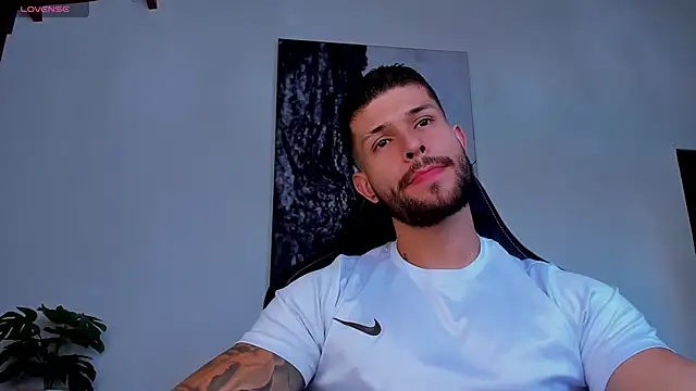 Snapshot of Santos_ramirez1 chatting on June 12, 2:49 pm Santos ramirez1 online show from June 12, 2:49 pm