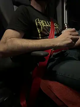 truckcam online show from April 1, 7:33 pm