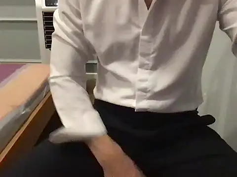 17Komodo online show from July 8, 4:00 pm