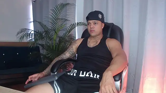 Snapshot of Pedro_x777 chatting on July 1, 12:51 pm Pedro x777 online show from July 1, 12:51 pm