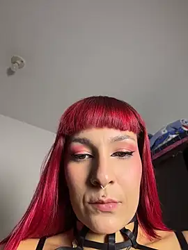 Snapshot of Amelie-RedHoney chatting on June 27, 10:59 pm Amelie-RedHoney online show from June 27, 10:59 pm