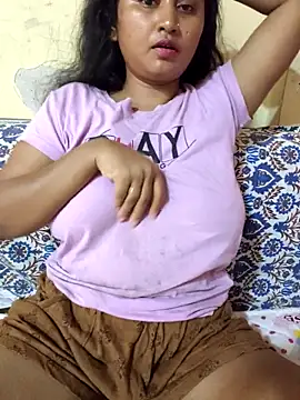 Snapshot of Tridha_2 chatting on April 12, 11:37 am Tridha 2 online show from April 12, 11:37 am