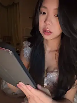 jolie 33 online show from May 3, 2:12 pm