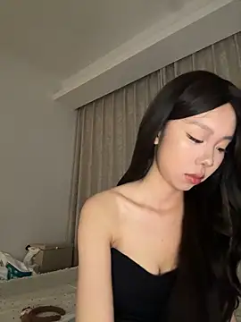 jolie 33 online show from May 31, 1:18 pm