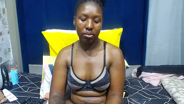 Candylips22 online show from July 14, 4:45 pm