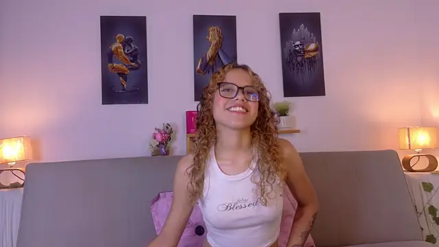 lia valmont 01 online show from May 25, 6:58 pm