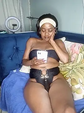 Snapshot of Sweet_Doll2 chatting on June 15, 7:27 pm Sweet Doll2 online show from June 15, 7:27 pm