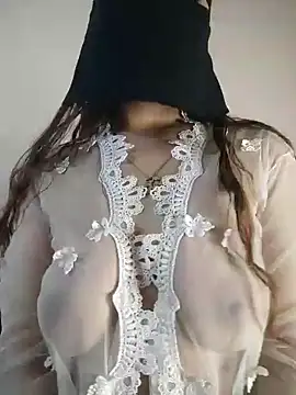 Yasmin Oh online show from June 15, 9:39 pm
