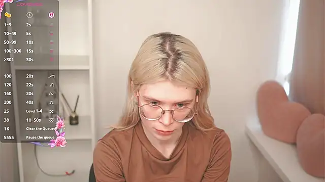 CarleySuski online show from April 9, 4:56 am