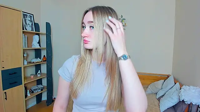 VioletteClaire online show from May 9, 7:46 am