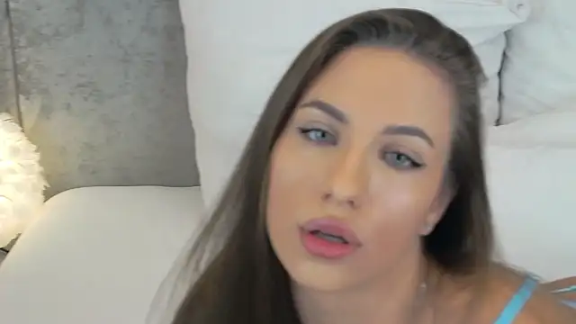 Snapshot of Lana_Drake chatting on April 6, 8:26 am Lana Drake online show from April 6, 8:26 am