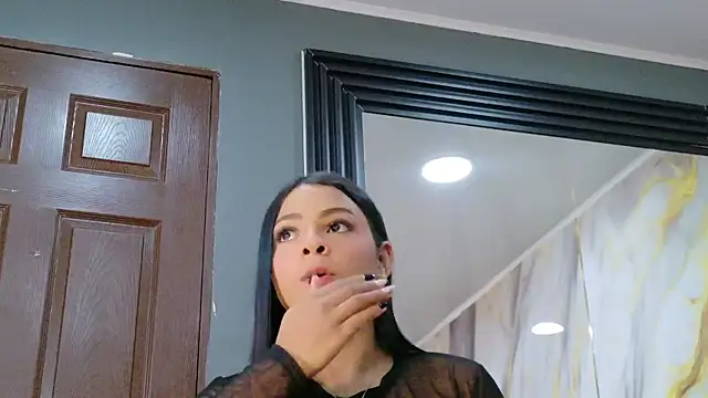 LindaFrancoo online show from May 12, 2:47 pm