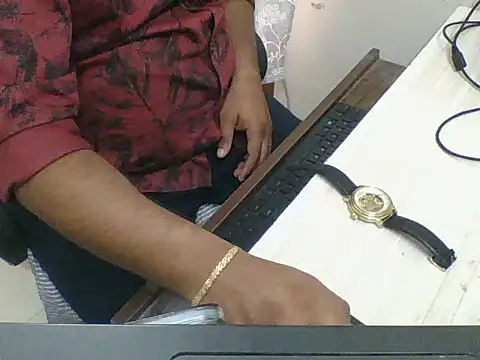 Snapshot of pradeepredd chatting on May 24, 9:47 am pradeepredd online show from May 24, 9:47 am