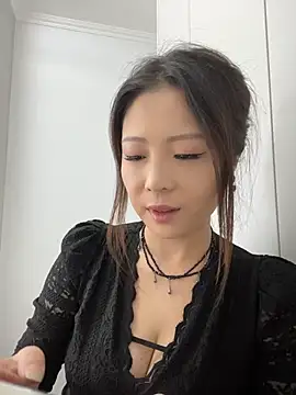 Lola666999 online show from April 24, 1:19 am