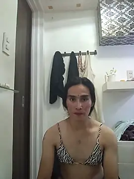 HornyKerujieTrans online show from May 26, 1:40 pm