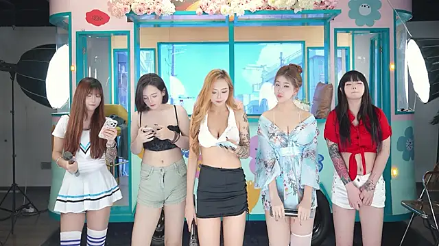 MSN102 online show from March 26, 4:23 pm