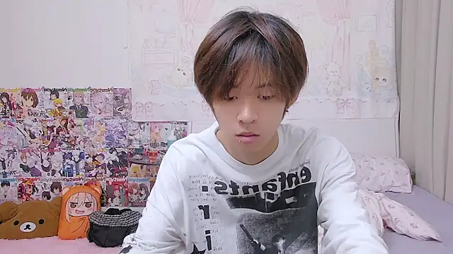 buding-001 online show from April 23, 11:42 am