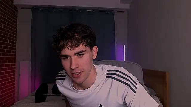 Snapshot of Jeff-rey33 chatting on April 8, 3:45 pm Jeff-rey33 online show from April 8, 3:45 pm