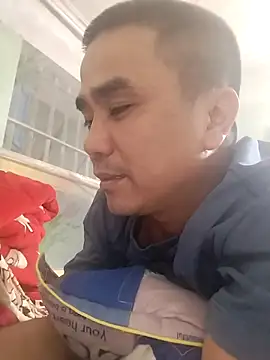 Snapshot of Tinh_love chatting on April 3, 1:42 pm Tinh love online show from April 3, 1:42 pm