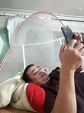 Snapshot of Tinh_love chatting on April 16, 12:28 pm Tinh love online show from April 16, 12:28 pm